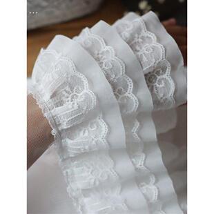 裙子太短，有一件很长的工艺品。裙子的下摆是用布料系的。裙子是