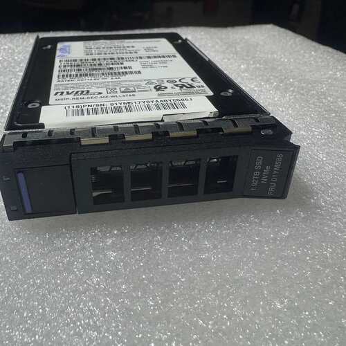 F9100 01YM586 01YM517 01YM520 1.92TB NVMe 硬盘 V7000G3议价