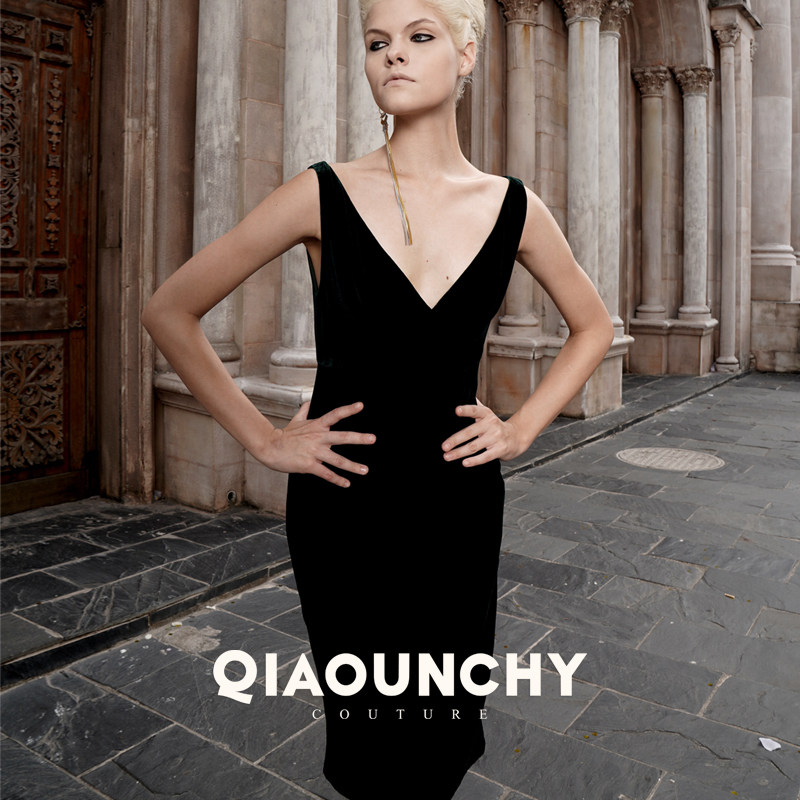 法式深V QIAOUNCHY俏云曦 | 帝王绿真丝丝绒收腰连衣裙25秋冬长裙