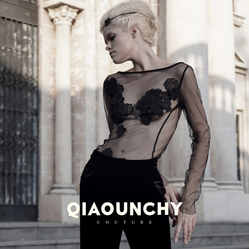 黑玫瑰俏云曦裸背紧身连体衣