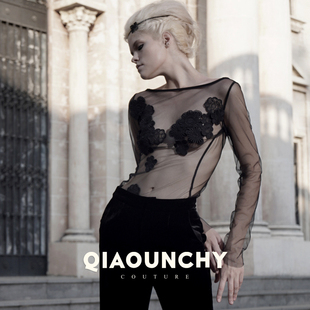 黑玫瑰 QIAOUNCHY俏云曦｜裸背手缝绣玫瑰花半透明收腰紧身连体衣