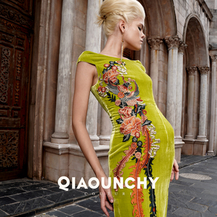 青苔绿真丝丝绒手缝绣法式 连衣裙 QIAOUNCHY俏云曦 斑斓凤羽