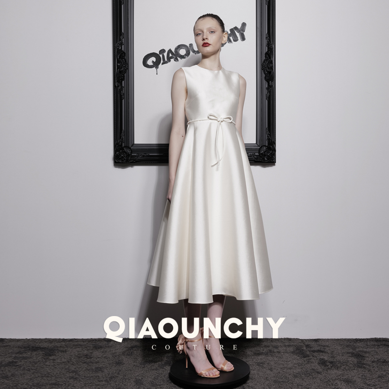 一见倾心 QIAOUNCHY俏云曦｜25秋冬新法式杏色小圆领优雅连衣裙