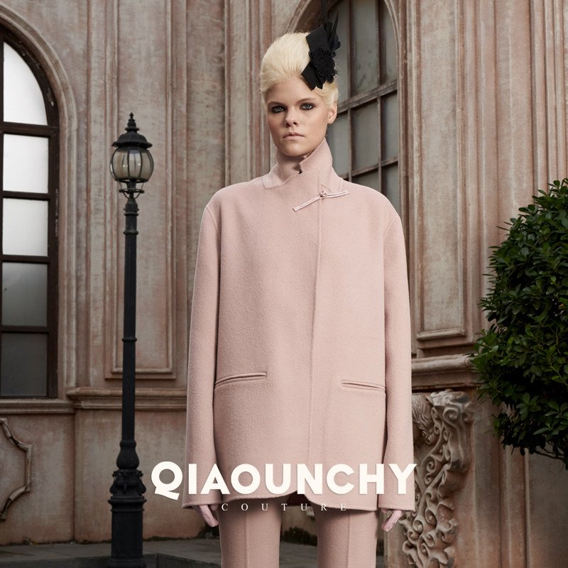 国风高定 QIAOUNCHY俏云曦 | 粉色双面呢高立领盘扣西装外套秋冬