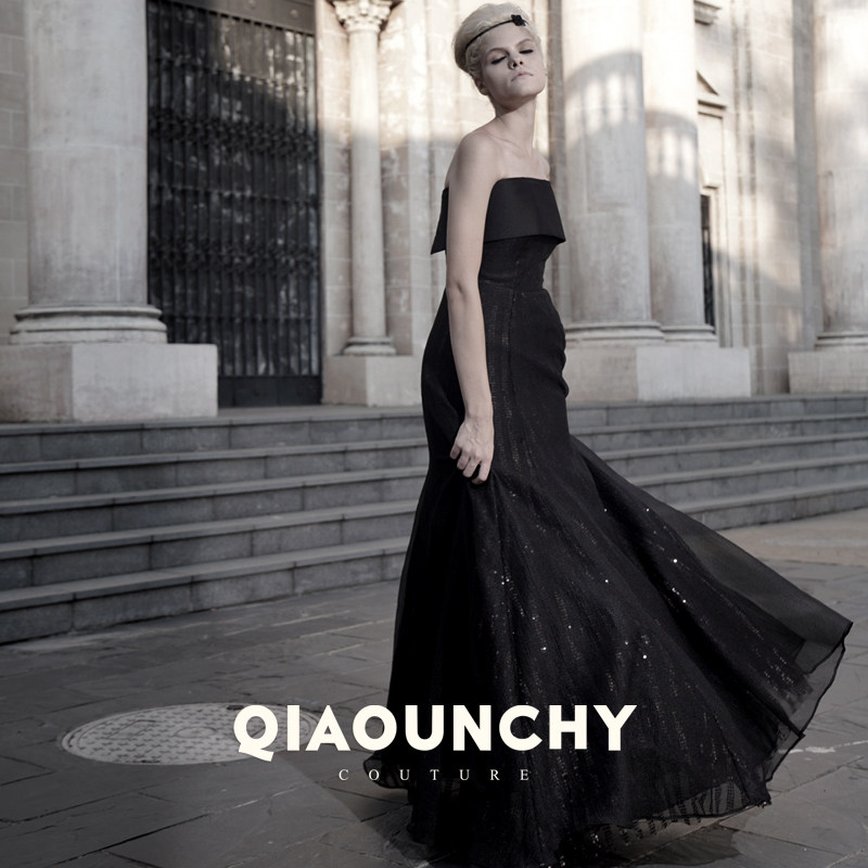 高定 QIAOUNCHY俏云曦｜黑色重工珠片里露肩优雅立裁大礼服长裙