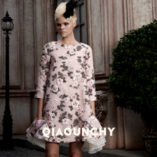 意大利高定提花料 QIAOUNCHY俏云曦｜粉色甜美复古风荷叶摆连衣裙