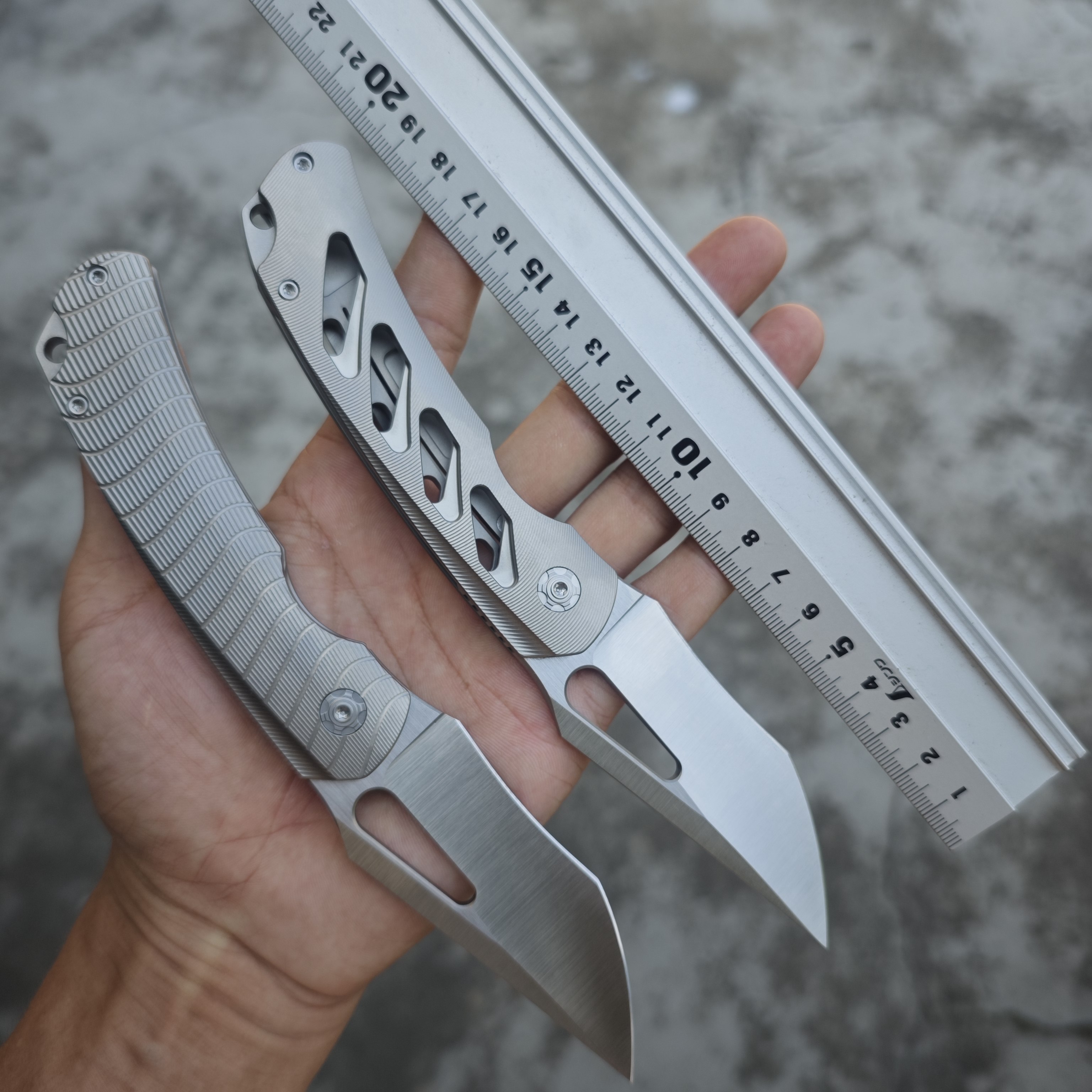 PuddyGo小布丁Shrike折叠刀TC4钛合金CNC柄身VG-10刃材硬度61HRC