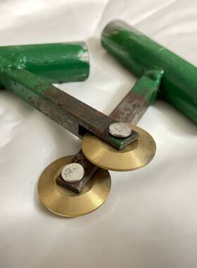 新品压眼笪用工具家具制作藤编使用配件八角孔六眼藤编织材料滚轮