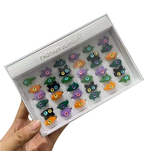 Милый монстр, небольшое дизайнерское кольцо