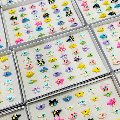 Милый монстр, небольшое дизайнерское кольцо