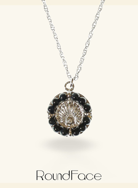 RoundFace焰⼼系列银⾊⻁眼⽯⽴体项链复古⽓质款