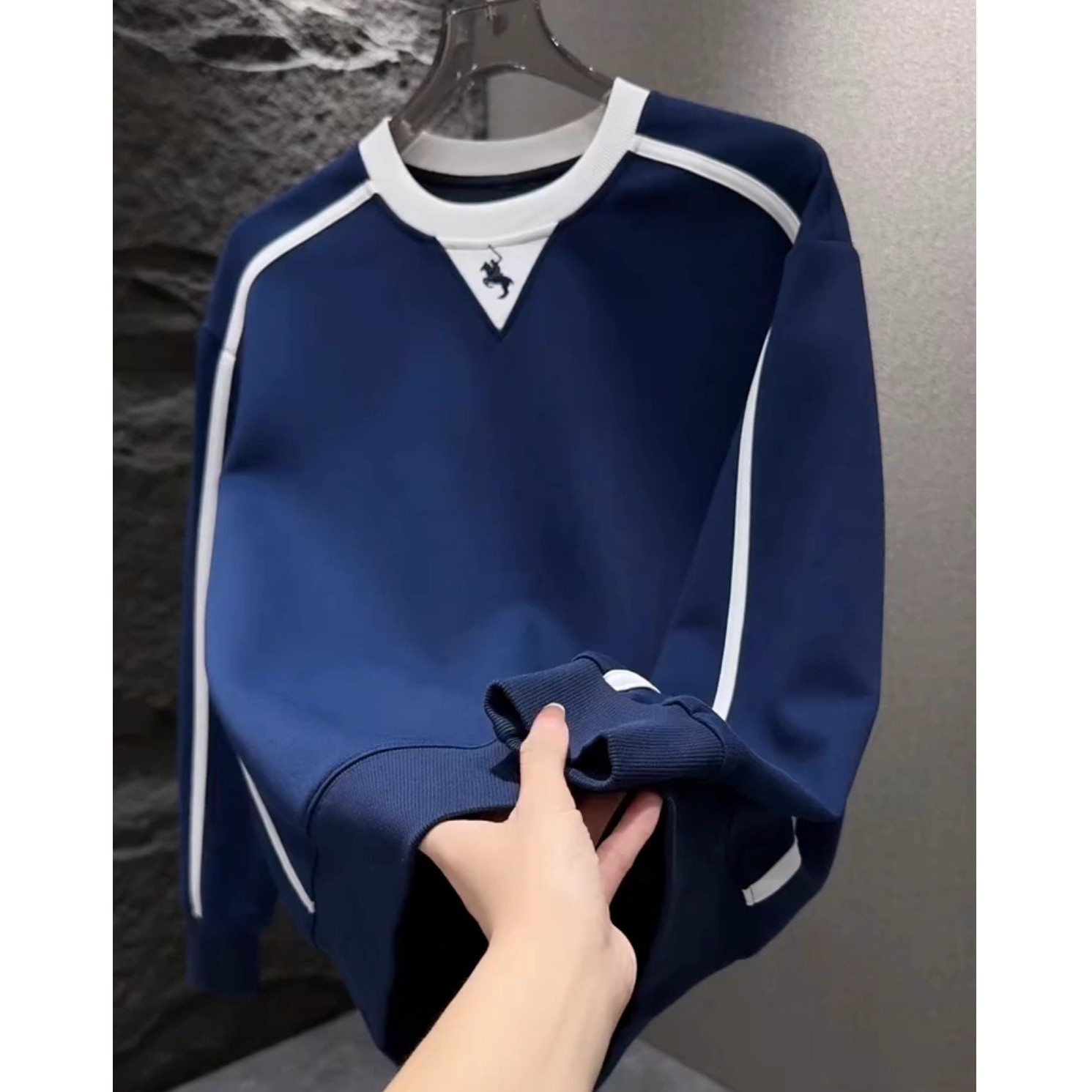 秋季新款撞色拼接圆领刺绣卫衣男