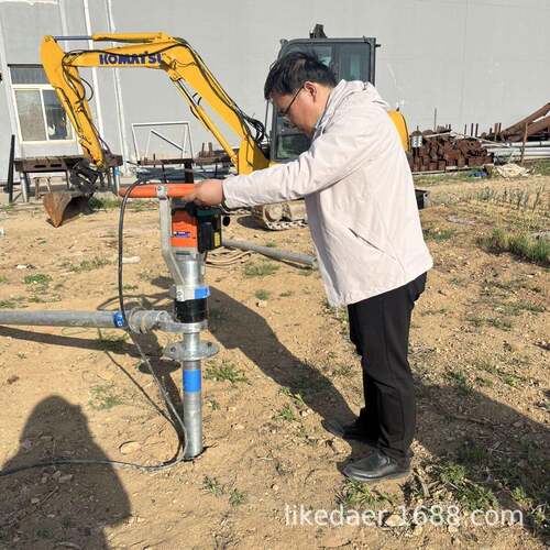地螺丝便携式电动光伏打桩机螺旋地桩旋紧机光伏房屋地钉打桩机