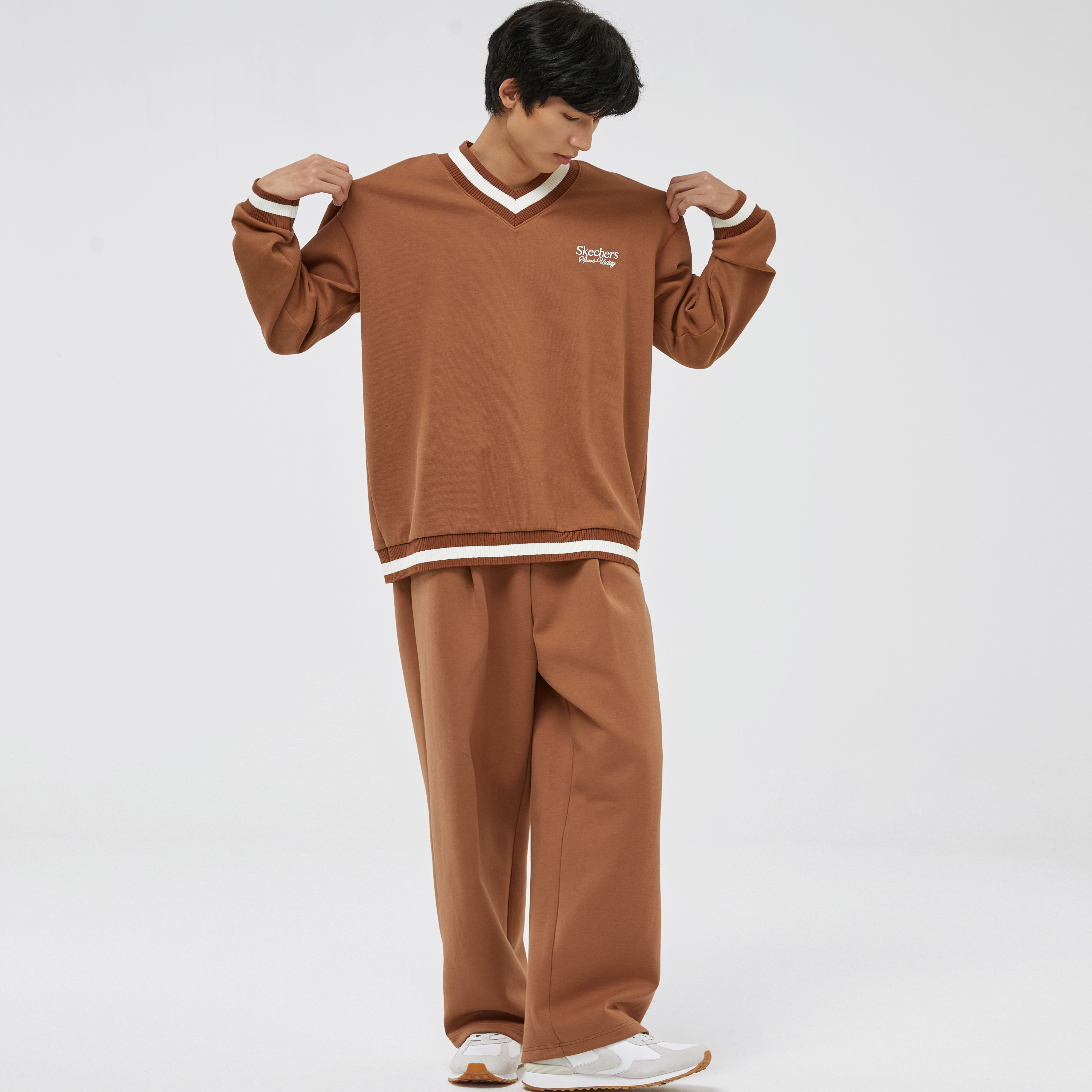 SKECHERS斯凯奇25年新款秋季男款V领灰色针织套头卫衣 L324M028