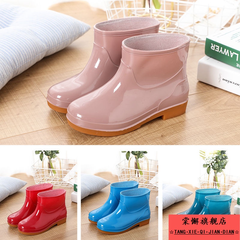 时尚女中筒雨靴半统防水鞋雨鞋防滑软底厨师种菜洗车工作胶桶鞋。