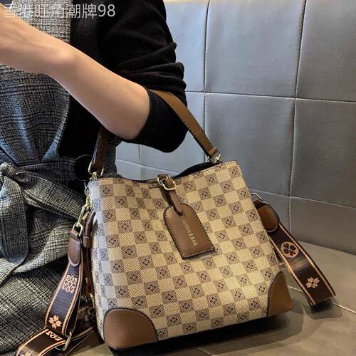 CANSON KOCK真皮水桶包 2025新款大容量女包 高级感牛皮单肩手提