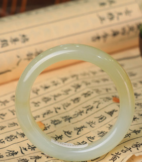 收藏级和田青白玉手镯58圈口山料