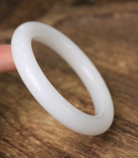 和田玉白玉圆条手镯带证书一级白