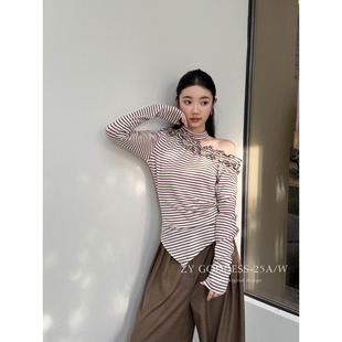 ZY小衫 T恤 miu系條紋甜酷減齡少女斜肩木耳花邊設(shè)計(jì)感長(zhǎng)袖 早秋爆款