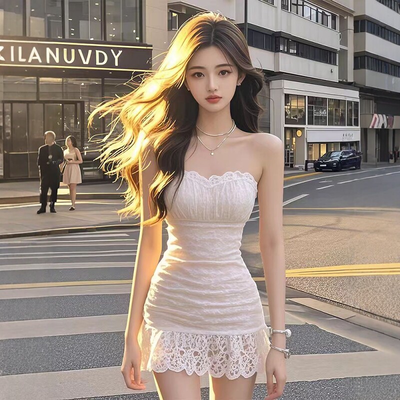 法式温柔风蕾丝抹胸白色连衣裙女春季新款收腰显瘦辣妹包臀短裙子