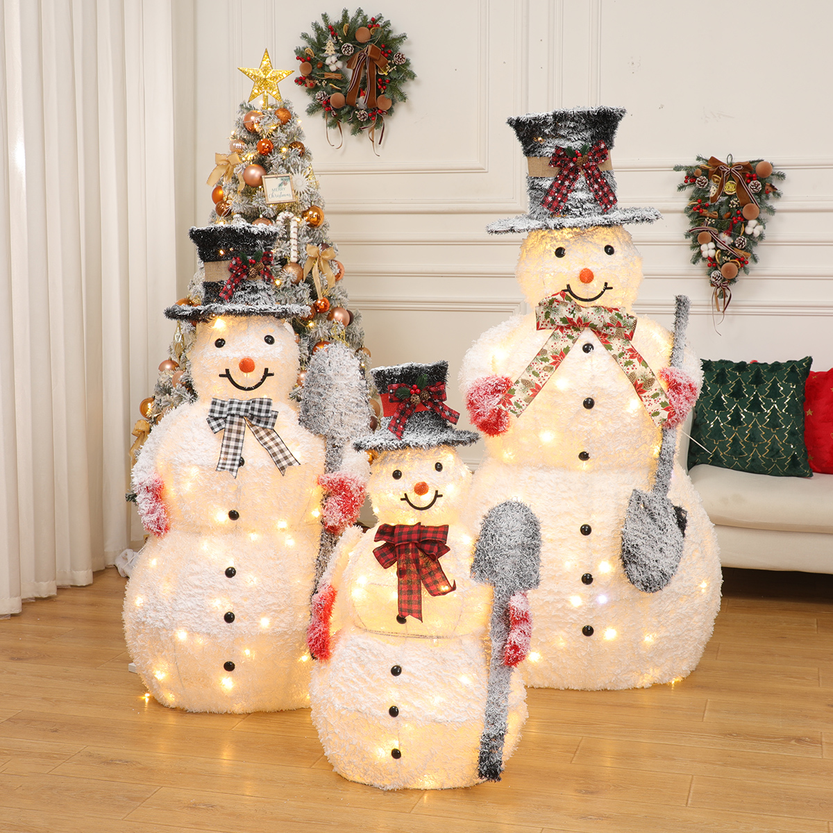 尹君俪发光雪人娃娃圣诞老人公仔