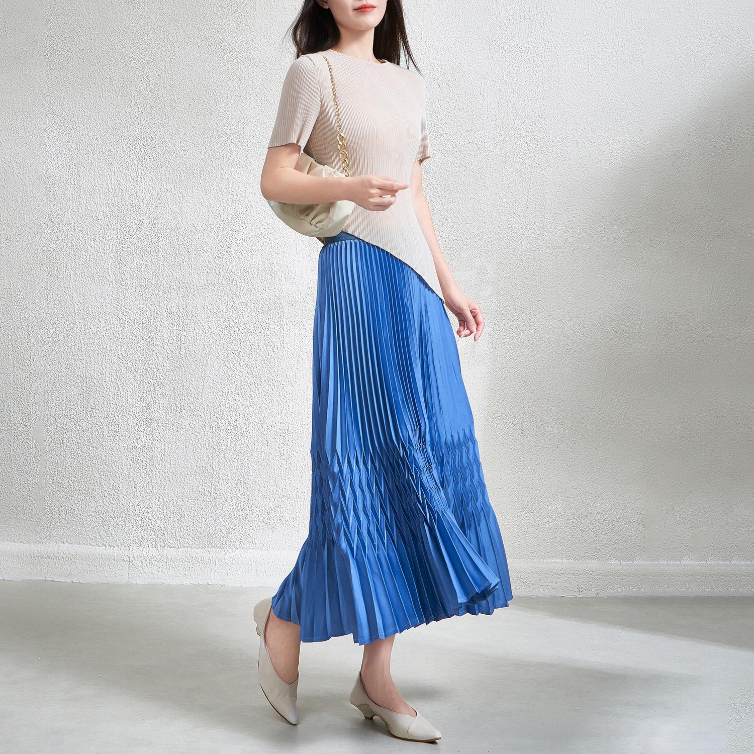 不规则褶皱上衣女搭配春夏新款宽松显瘦松紧腰百搭裙子一整套