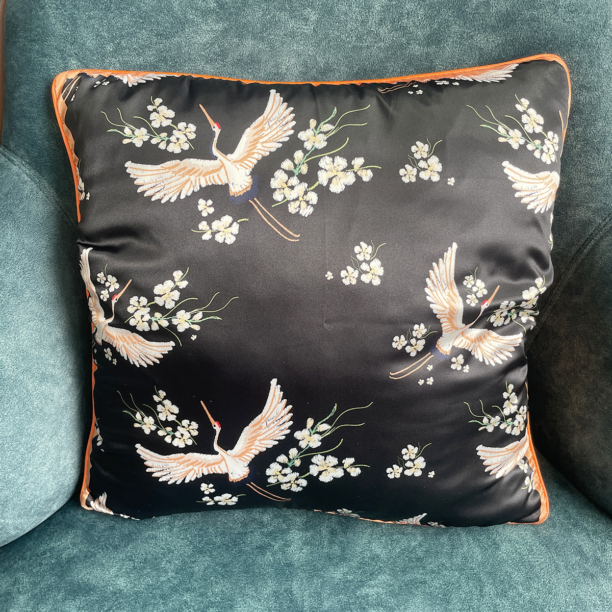 日本品质黑色仙鹤气质时尚印花抱枕夏季多功能洋气靠垫抱枕枕套办