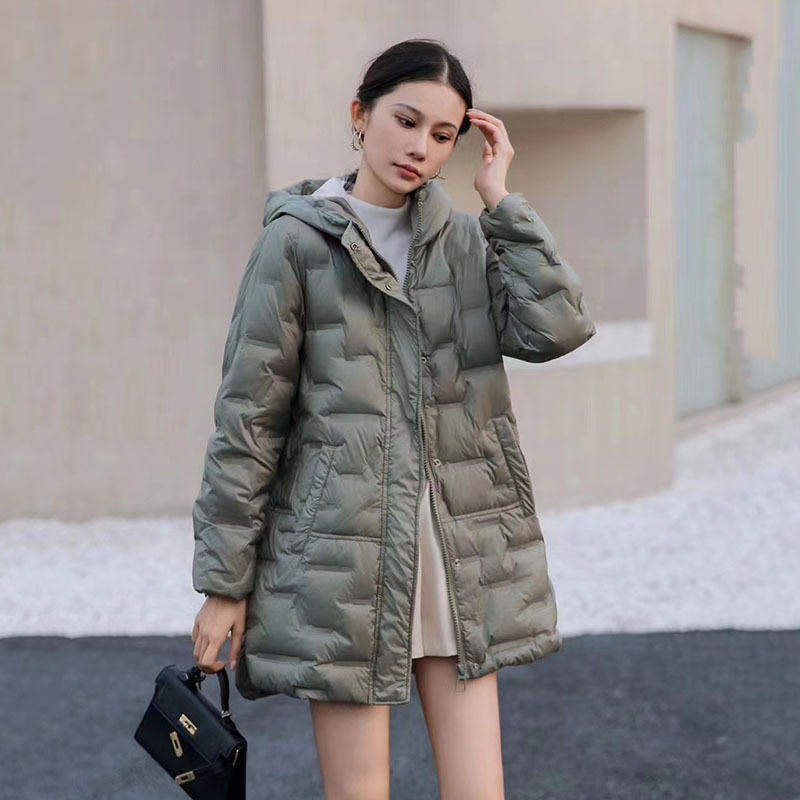 秋冬轻薄压胶中长款羽绒服女高端轻型连帽时尚百搭外套潮50%