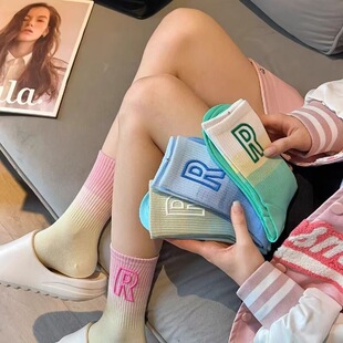 袜子女春秋款ins潮R字母中筒袜纯色网红渐变款配鲨鱼裤日系长筒袜