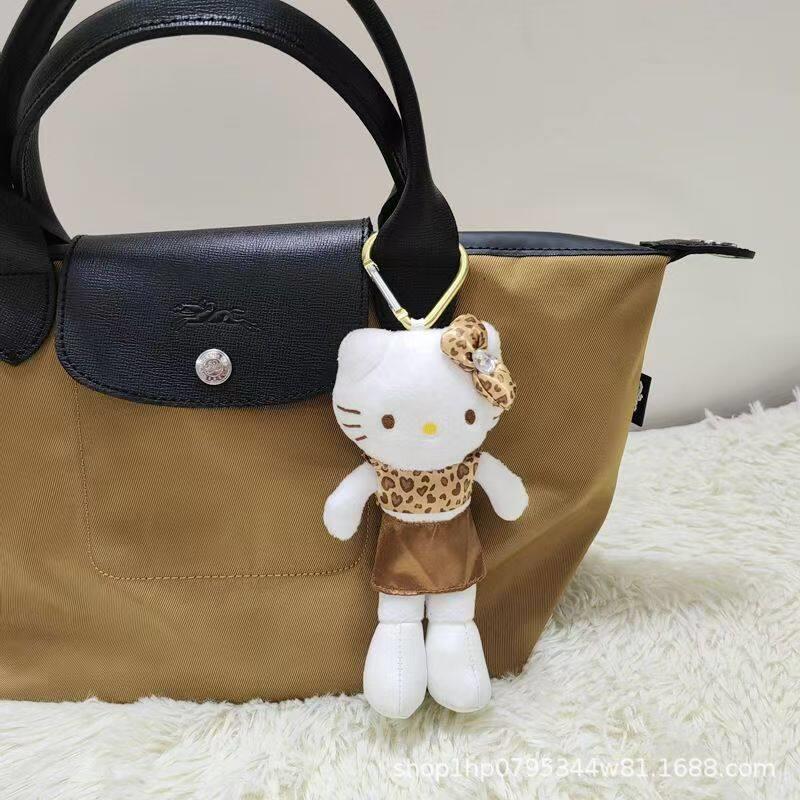 日本精工可爱豹纹爱心扣小香风黑皮长腿Hello挂件送女生生日礼物