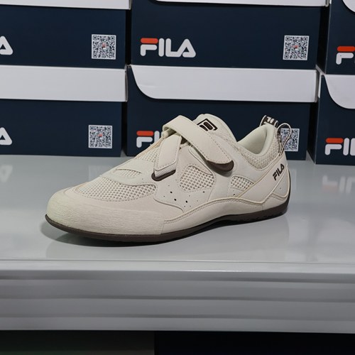 FILA斐乐 STEP 薄巧鞋 复古运动 百搭时尚 舒适 德训 轻便