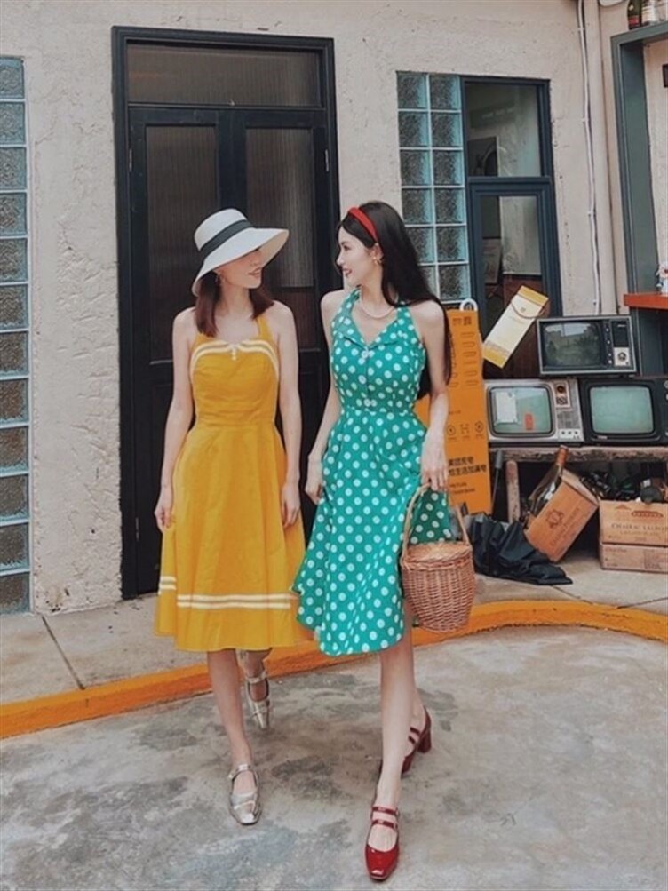 港风气质显瘦复古年代少女感波点闺蜜姐妹派对舞蹈表演服装连衣裙