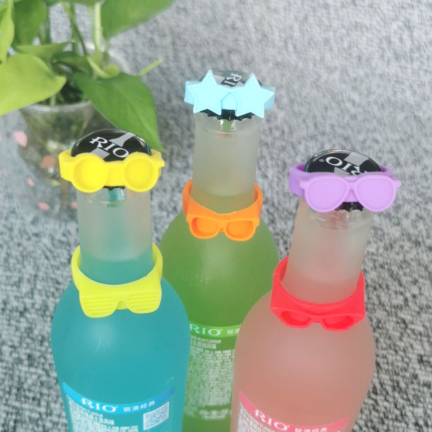 Silicone glasses, wine bottle label discriminator, home par