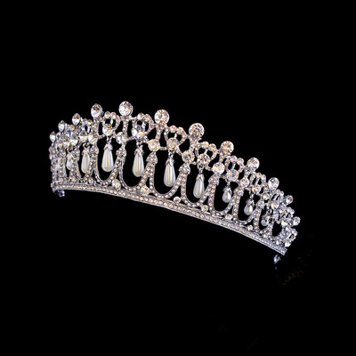 BridalPearlCrown2024Weddi