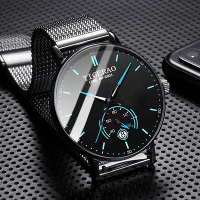 A fully automatic men's non mechanical watch calendar water