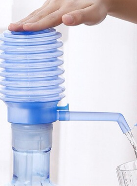 Water pressure device, bucket packaged sailor pressure mine