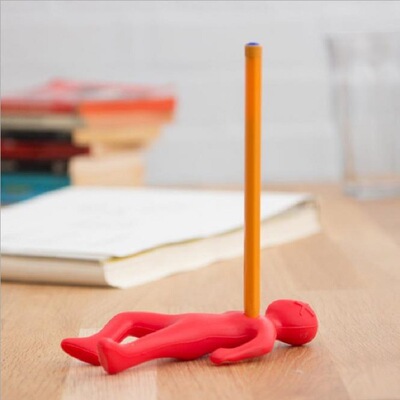 Ventilate pen holder, office desk ornament, red figurine pe
