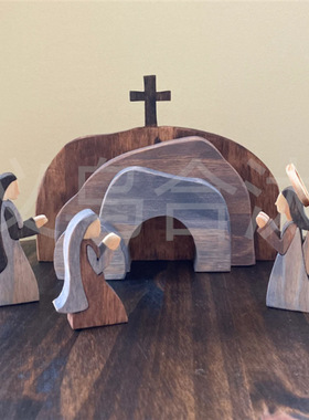 New Wooden Easter Scene - Mincice Resurrected