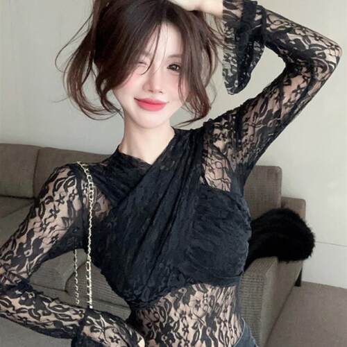 早春性感黑色透视蕾丝上衣女高级感防晒衣薄纱外穿内搭显瘦打底衫