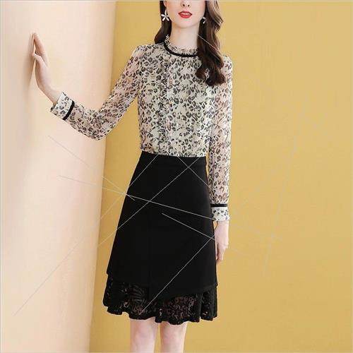 诗绪女神范套装裙女新款2023春季印花上衣+黑色半身裙两件套51389