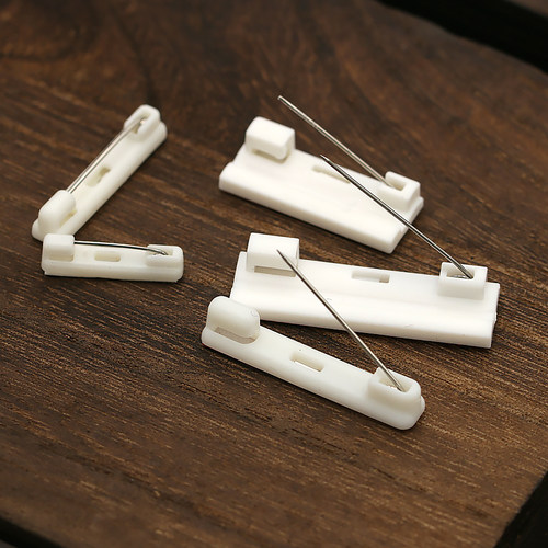 高粘性背胶扣针塑料可黏贴平底工牌安全别针胸针徽章胸牌材料配件