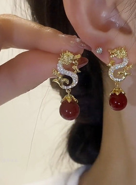精致感生肖龙珍珠耳钉2026新款爆款新年喜庆耳环时尚气质耳饰