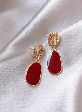 独特港风不规则几何酒红色耳环小众设计感耳钉新年氛围感喜庆耳饰