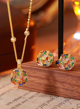 新品彩色满钻锆石吊坠项链女时尚轻奢小众耳钉感耳饰饰品套装