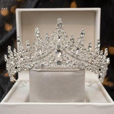 皇冠结婚头饰新娘三件套大气森系婚纱王冠生日项链耳环高级饰品