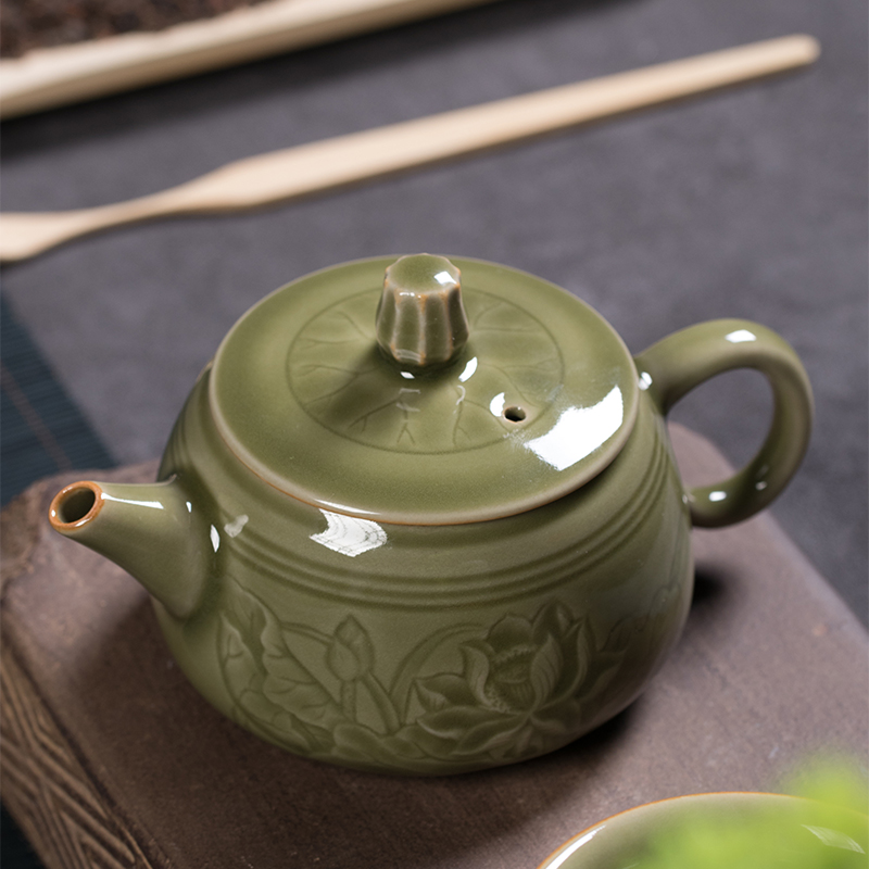 龙泉青瓷中式复古泡茶壶