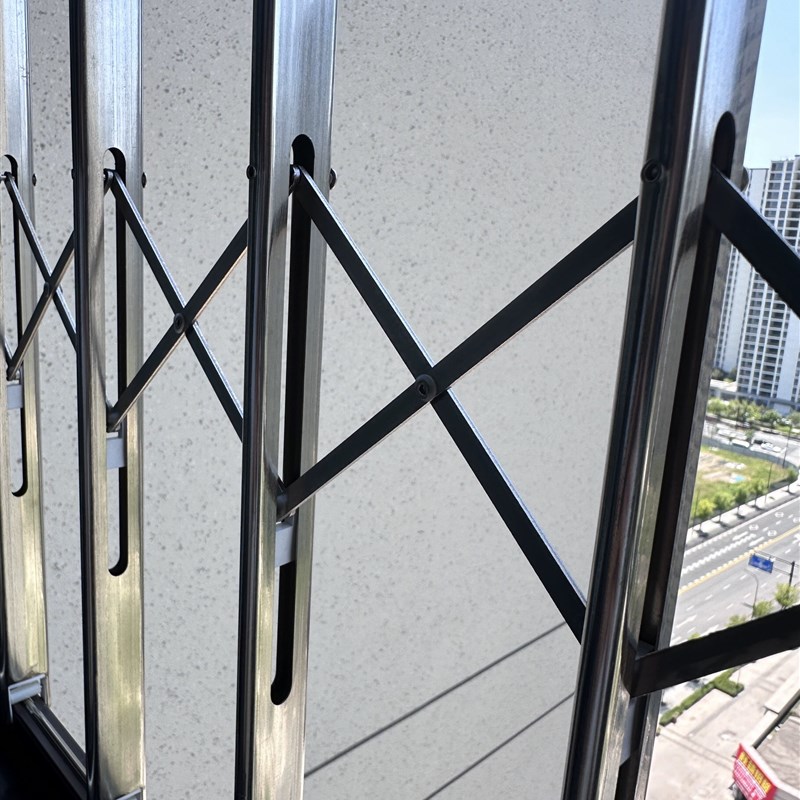 带锁防盗窗家用自装安全护栏防掉网推拉窗防护栏免打孔窗户防护网图片