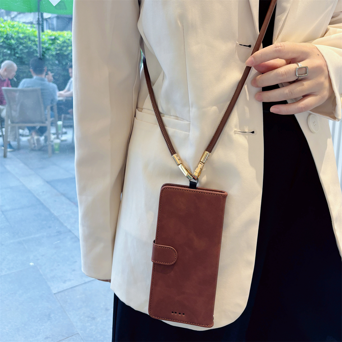 女款全包硅胶软壳时尚斜挎防摔