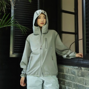 可收纳连帽冲锋衣外套反光条设计户外防风防水休闲宽松外套夹克