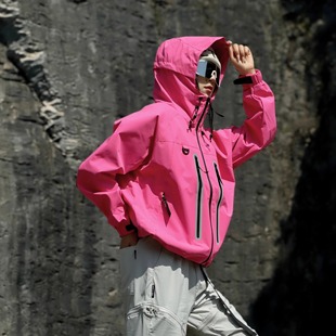 宇宙田野 户外反光连帽冲锋衣外套男徒步露营夹克登山服女 三防